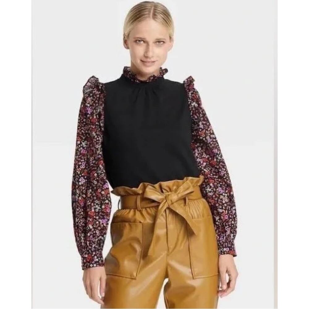 Who What Wear Black Fleece Top Floral Collar & Long Sleeves Size XL